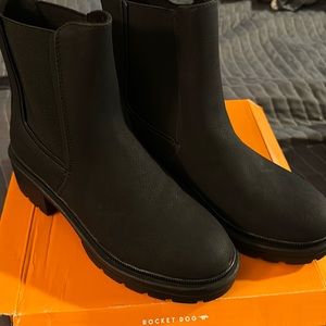 Black ankle boot by rocket dog comfortable cute, fall winter look